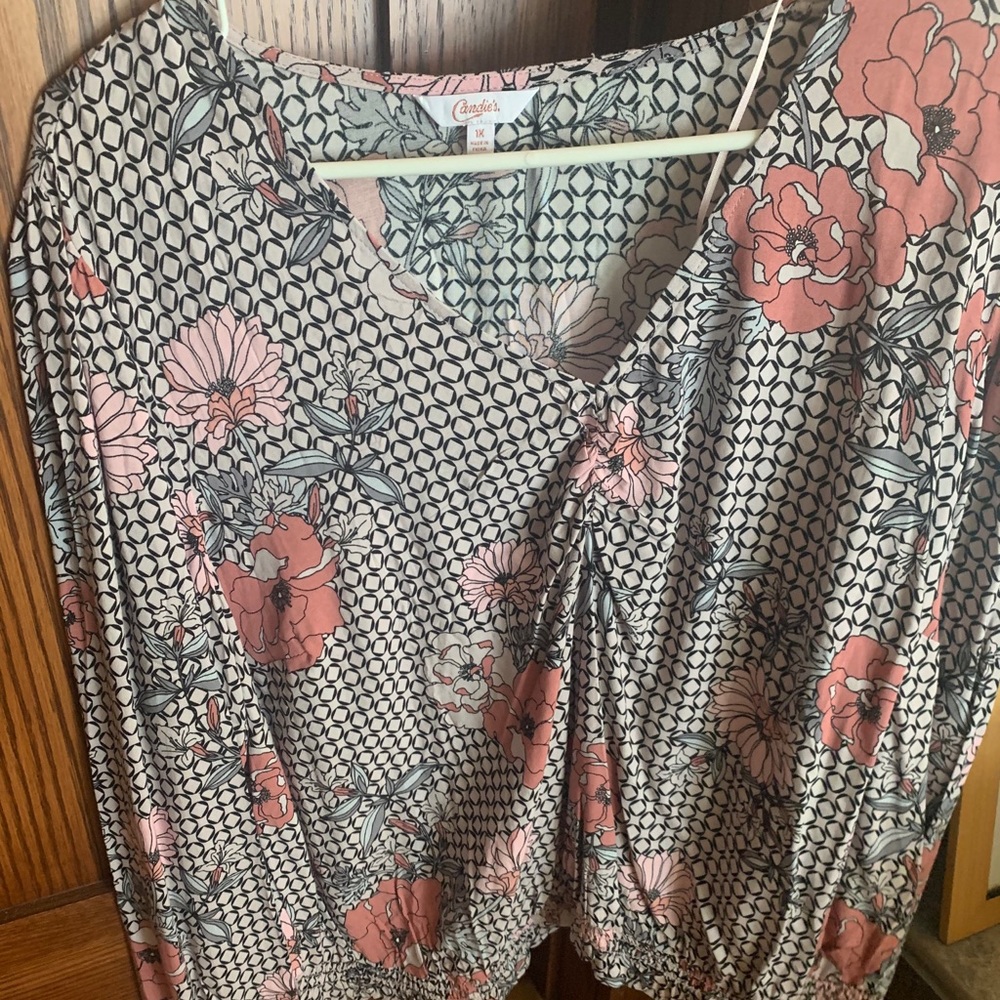 Woman’s blouse